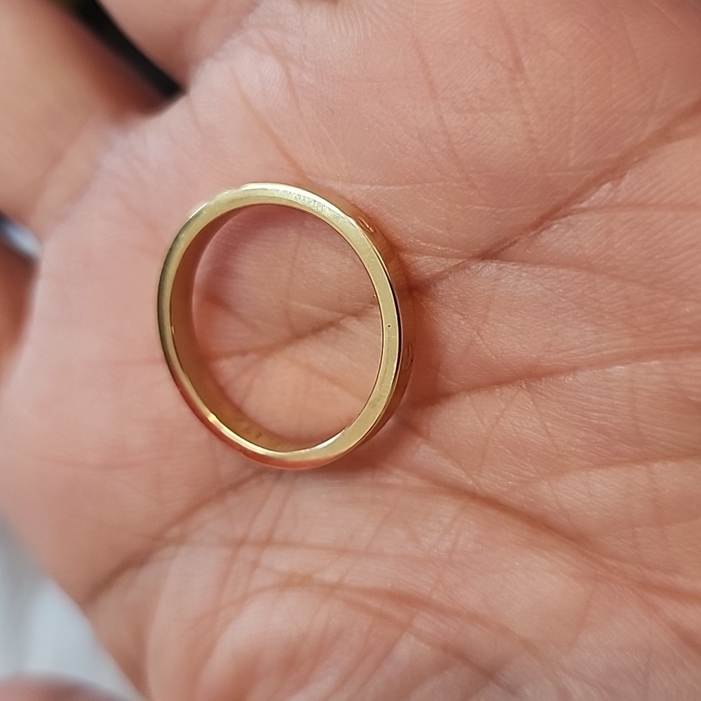 18k Yellow Gold band ring slim size 8